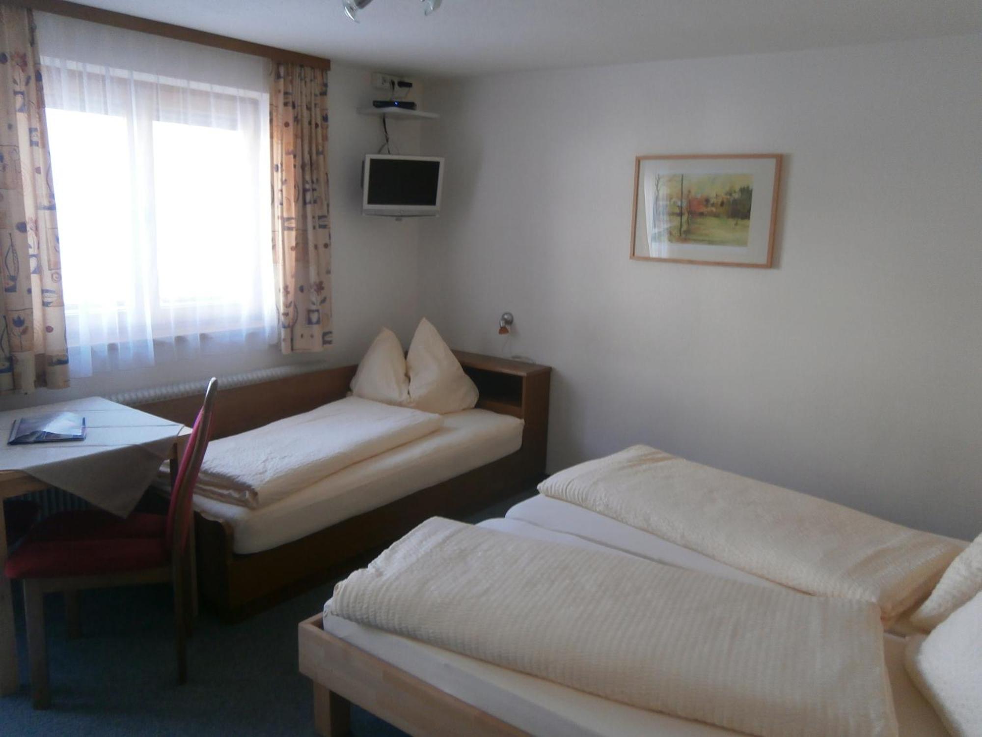 Haus Christopherus Pettneu am Arlberg Kamer foto